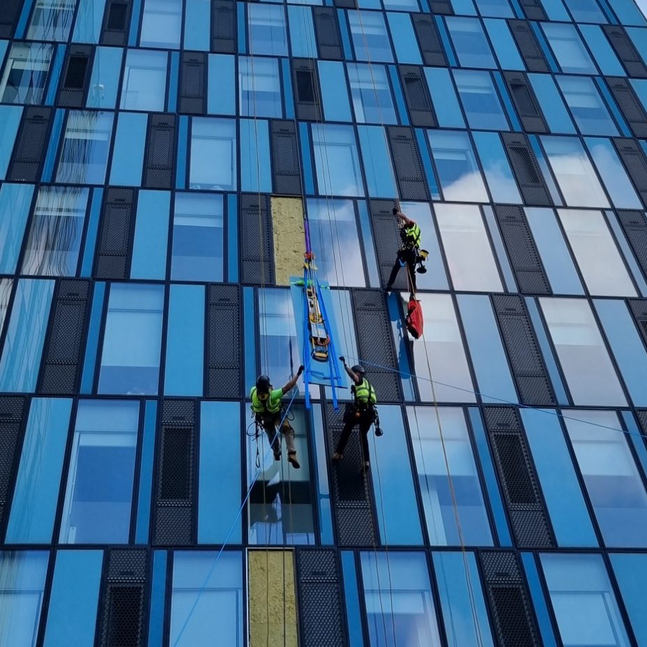 High level glass replacement using IRATA rope access methods in London and throughout the UK