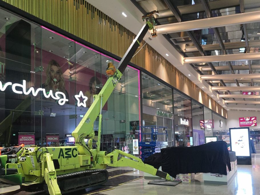 Spider mewp replacing broken glass